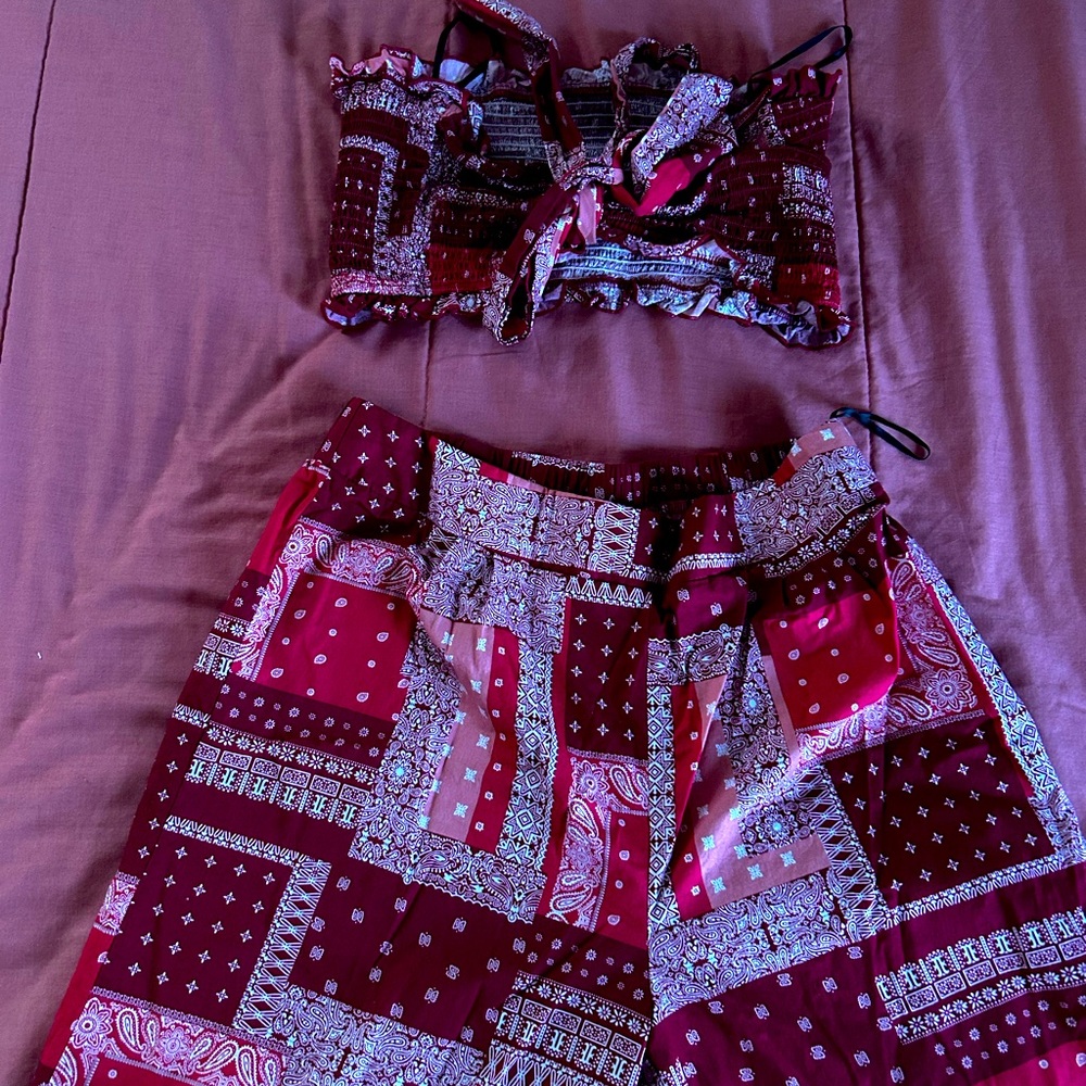 Cute cider 2 piece set, great for the summer!!